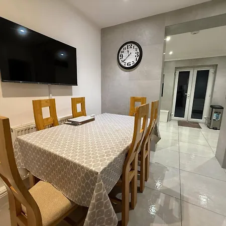 Southmead Place By Cliftonvalley Holiday home Bristol