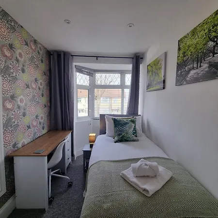 Holiday home Southmead Place By Cliftonvalley Bristol